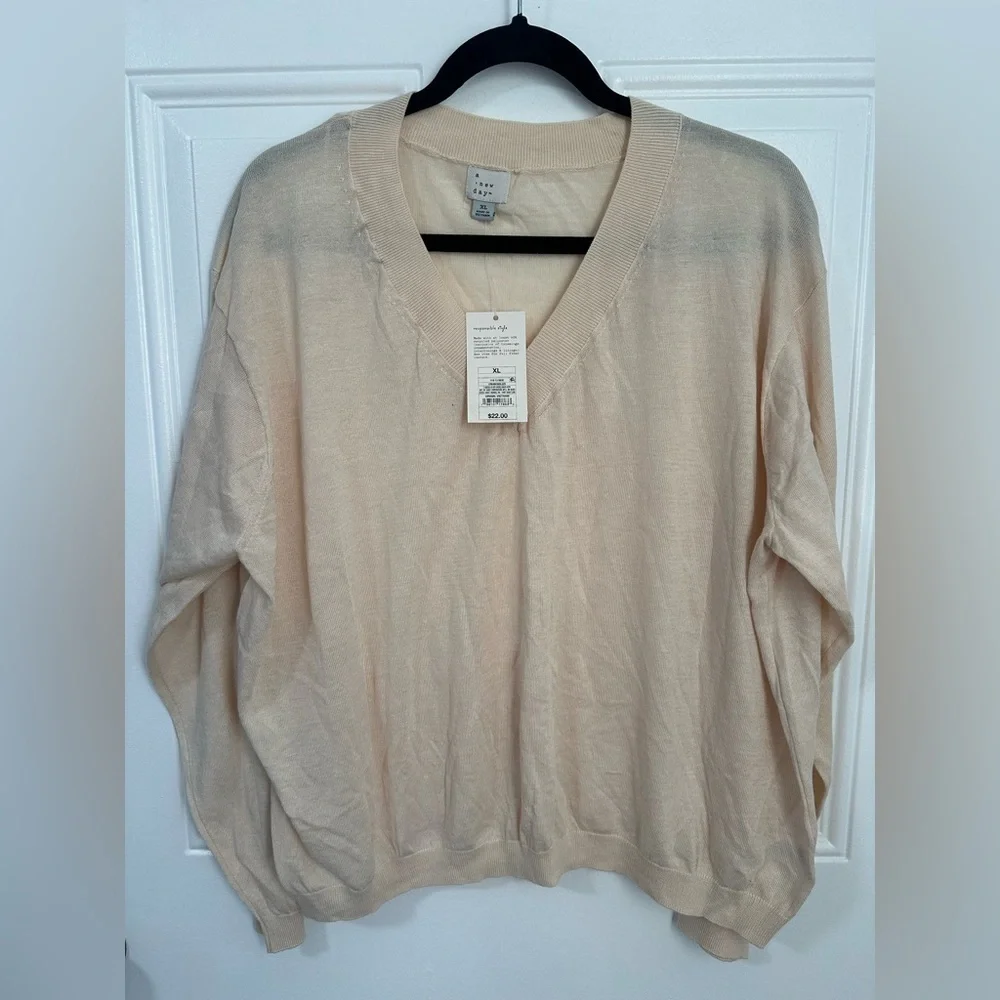 A New Day V-Neck Sweater, Size XL NWT